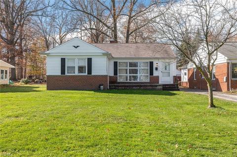 864 Lloyd Rd, Wickliffe, OH 44092 photo 1
