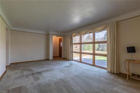 864 Lloyd Rd, Wickliffe, OH 44092 photo 2