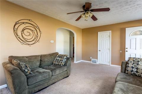 1053 Bell Ct, Elyria, OH 44035 photo 5