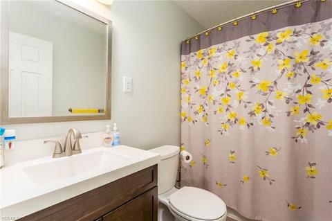 1053 Bell Ct, Elyria, OH 44035 photo 14