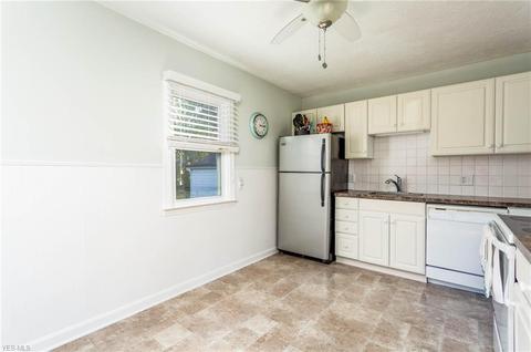 1053 Bell Ct, Elyria, OH 44035 photo 10