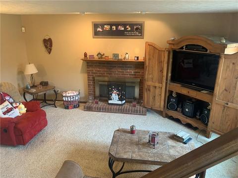 8315 Crabapple Ave NE, Canton, OH 44721 photo 3