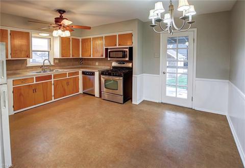 3416 Maplecrest Ave, Parma, OH 44134 photo 4