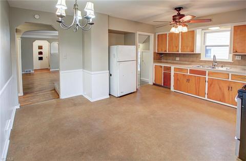 3416 Maplecrest Ave, Parma, OH 44134 photo 5
