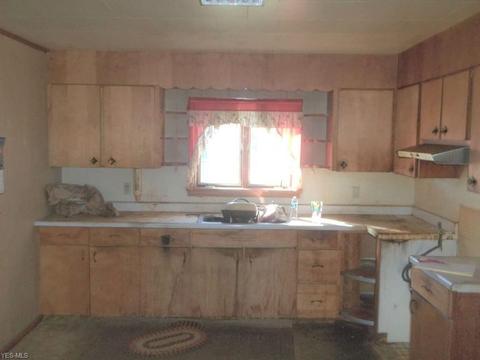 423 Mccrea Ave, Dennison, OH 44621 photo 9