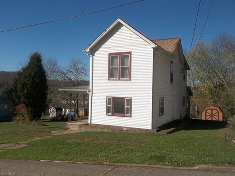 423 Mccrea Ave, Dennison, OH 44621 photo 3