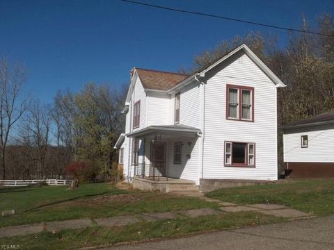 423 Mccrea Ave, Dennison, OH 44621 photo 1