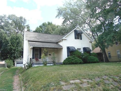 703 Sumner St, Akron, OH 44311 photo 2