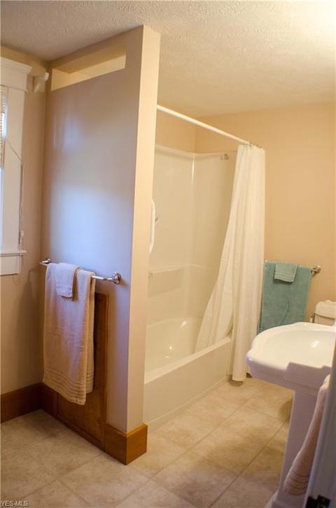 1210 Berwin St, Akron, OH 44310 photo 18