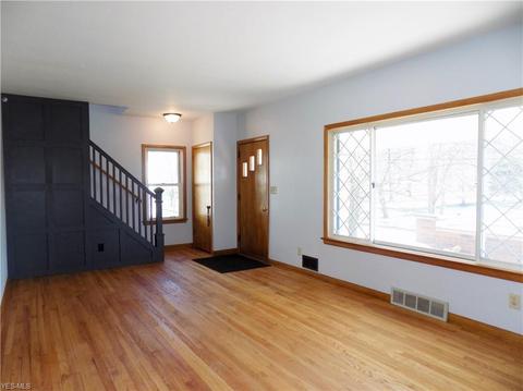 1392 E Pershing St, Salem, OH 44460 photo 6