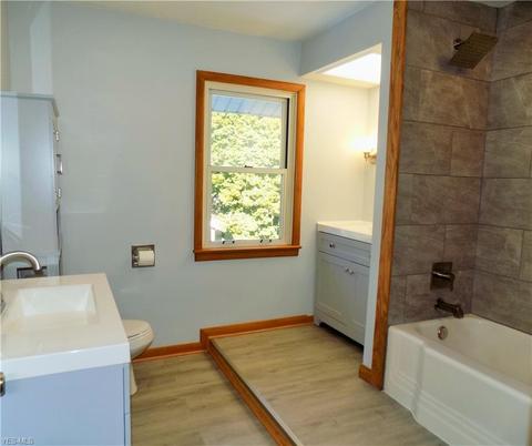 1392 E Pershing St, Salem, OH 44460 photo 8