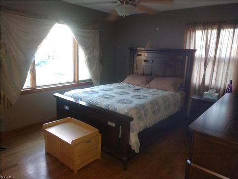 1864 E 34th St, Lorain, OH 44055 photo 16