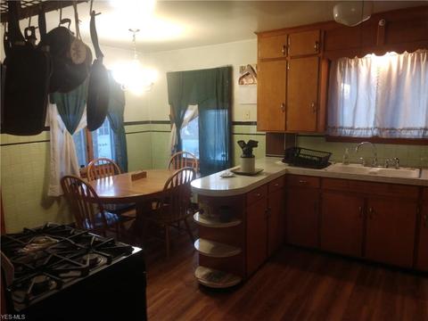 1864 E 34th St, Lorain, OH 44055 photo 7