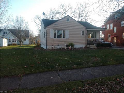 1864 E 34th St, Lorain, OH 44055 photo 2