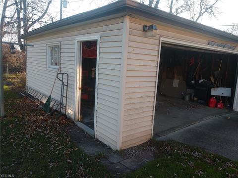 1864 E 34th St, Lorain, OH 44055 photo 5