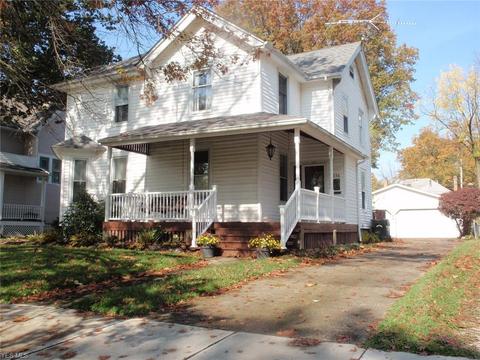 136 Harrison St, Elyria, OH 44035 photo 1