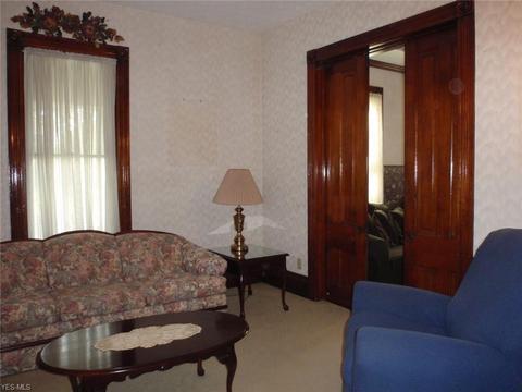 136 Harrison St, Elyria, OH 44035 photo 5