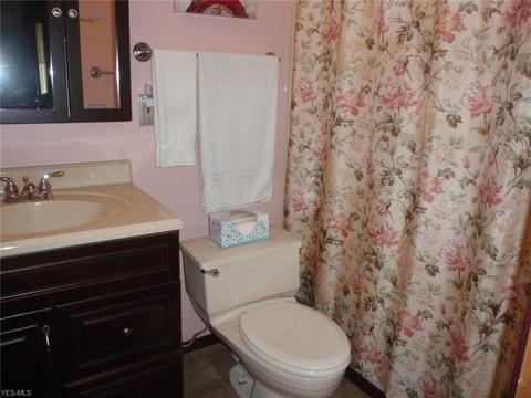 136 Harrison St, Elyria, OH 44035 photo 18
