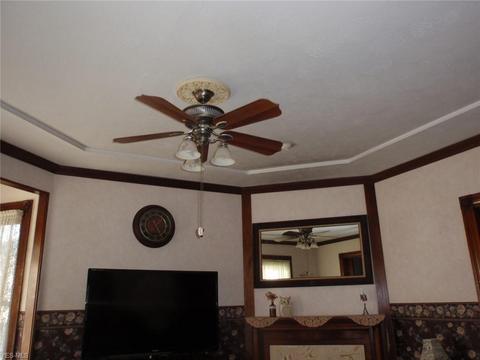 136 Harrison St, Elyria, OH 44035 photo 7