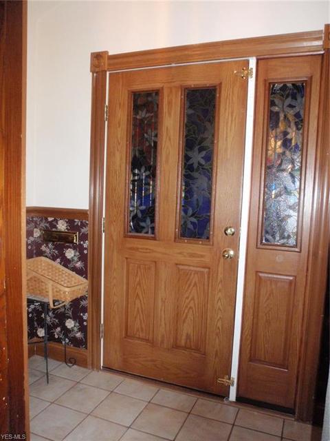 136 Harrison St, Elyria, OH 44035 photo 2