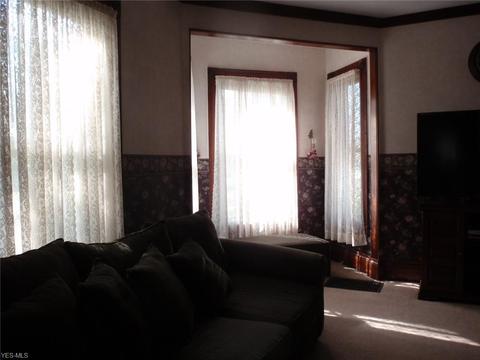 136 Harrison St, Elyria, OH 44035 photo 8