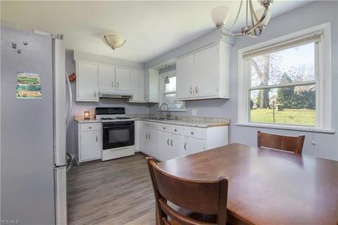 605 Audrey Ln, Struthers, OH 44471 photo 6
