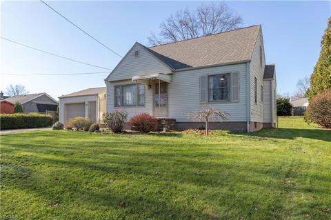605 Audrey Ln, Struthers, OH 44471 photo 3