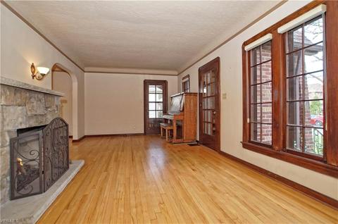 154 E 209th St, Euclid, OH 44123 photo 17