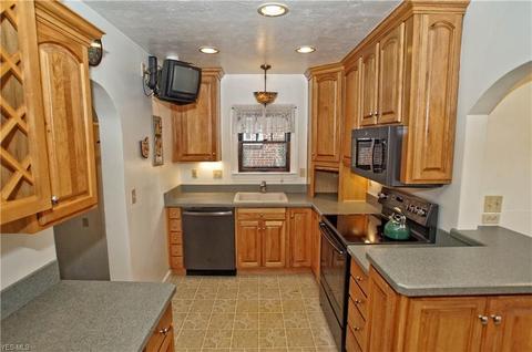154 E 209th St, Euclid, OH 44123 photo 13