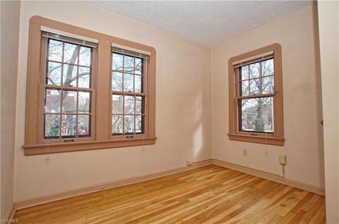 154 E 209th St, Euclid, OH 44123 photo 9
