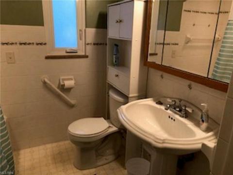 130 Caroline St, Elyria, OH 44035 photo 10