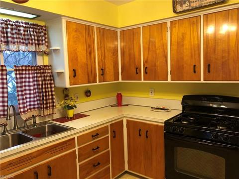 130 Caroline St, Elyria, OH 44035 photo 7