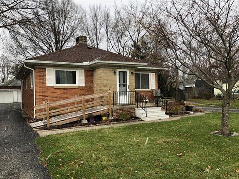 130 Caroline St, Elyria, OH 44035 photo 2