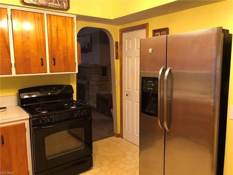 130 Caroline St, Elyria, OH 44035 photo 8