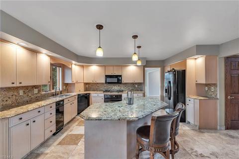 603 Winthrop Ct, Huron, OH 44839 photo 5