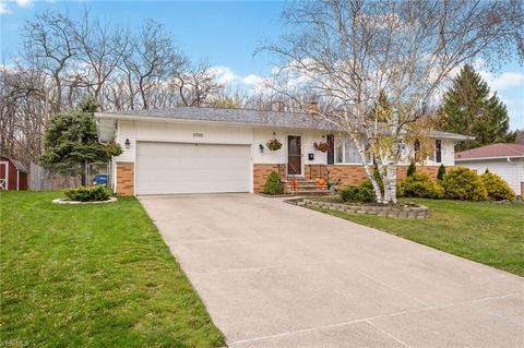5700 Sandy Hook Dr, Parma, OH 44134 photo 1