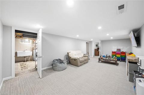 5700 Sandy Hook Dr, Parma, OH 44134 photo 18