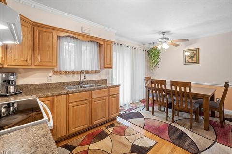 5700 Sandy Hook Dr, Parma, OH 44134 photo 8