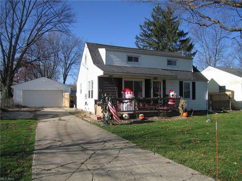 236 White Oak Dr, Elyria, OH 44035 photo 1