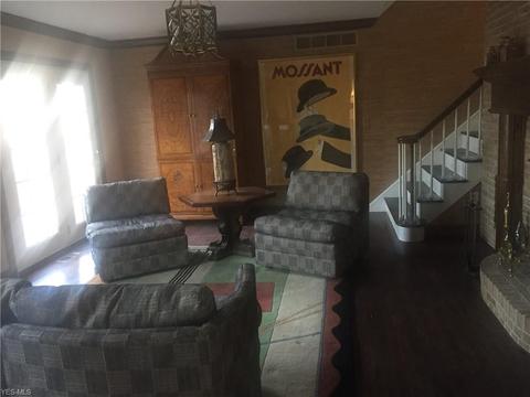 736 Treecrest Dr, Akron, OH 44333 photo 8
