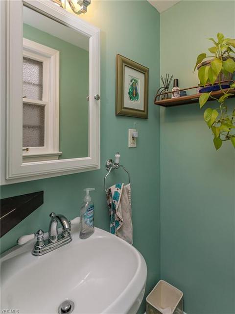 81 E 207th St, Euclid, OH 44123 photo 17