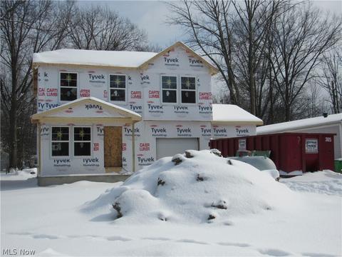 301 E 238th St, Euclid, OH 44123 photo 2