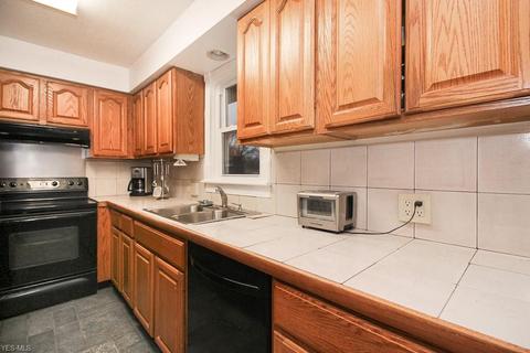 871 Annapolis Ave, Akron, OH 44310 photo 8
