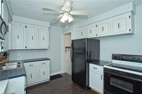 270 E 328th St, Willowick, OH 44095 photo 7