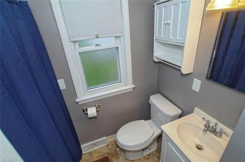 270 E 328th St, Willowick, OH 44095 photo 11