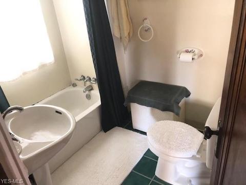 922 Dan St, Akron, OH 44310 photo 5