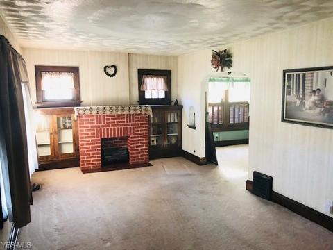 922 Dan St, Akron, OH 44310 photo 4