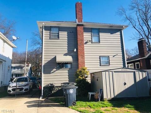 922 Dan St, Akron, OH 44310 photo 3