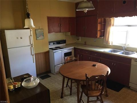 126 E 6th St, Dover, OH 44622 photo 4