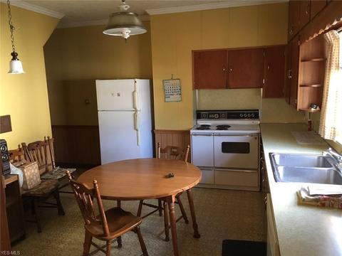 126 E 6th St, Dover, OH 44622 photo 3